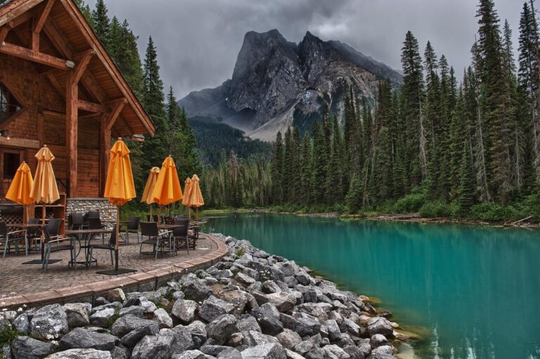 Best Hiking Lodge Homestay in Banff 2025